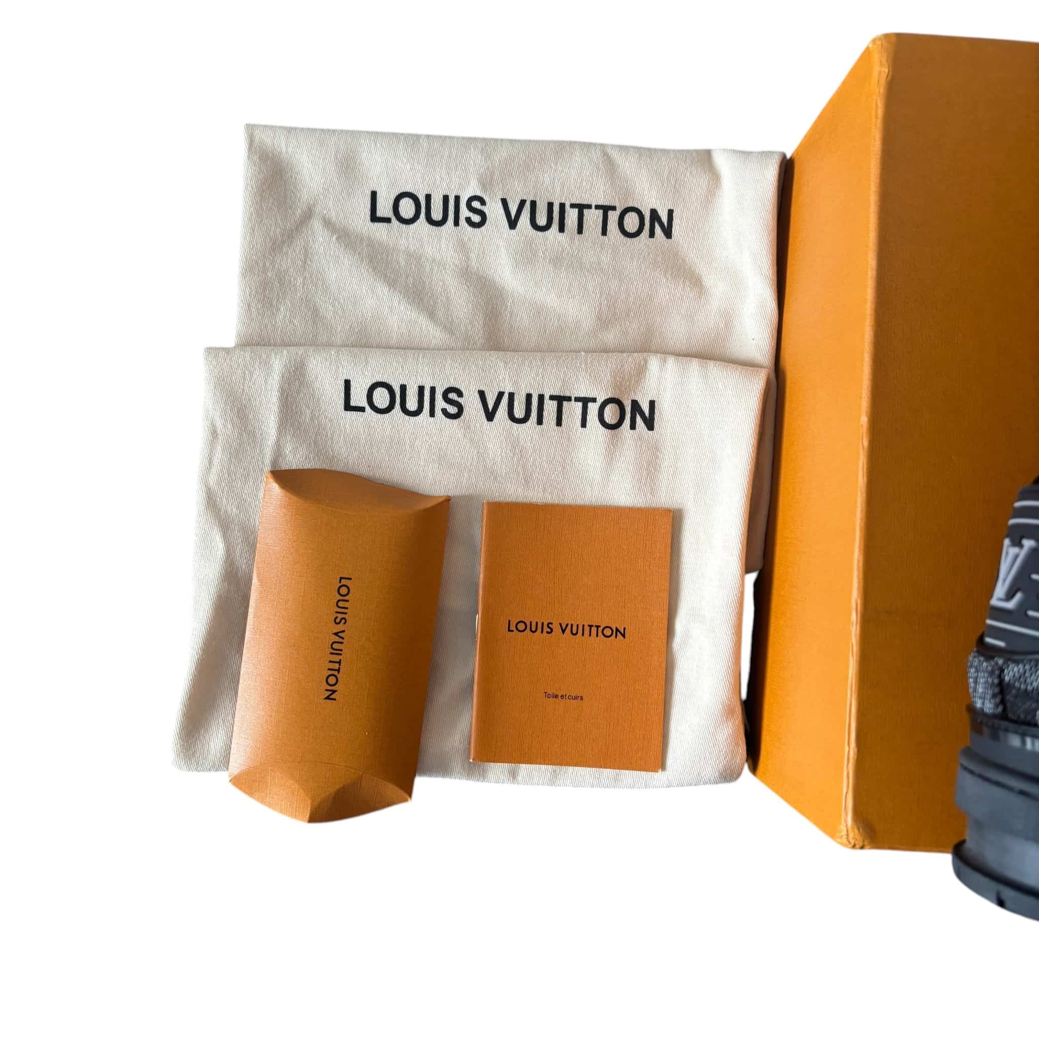 Lv Trainer Sneaker