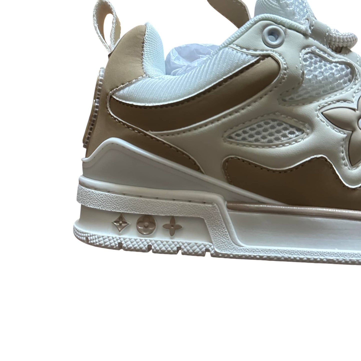 EXCLUSIVE BEIGE L-V SKATE SNEAKER