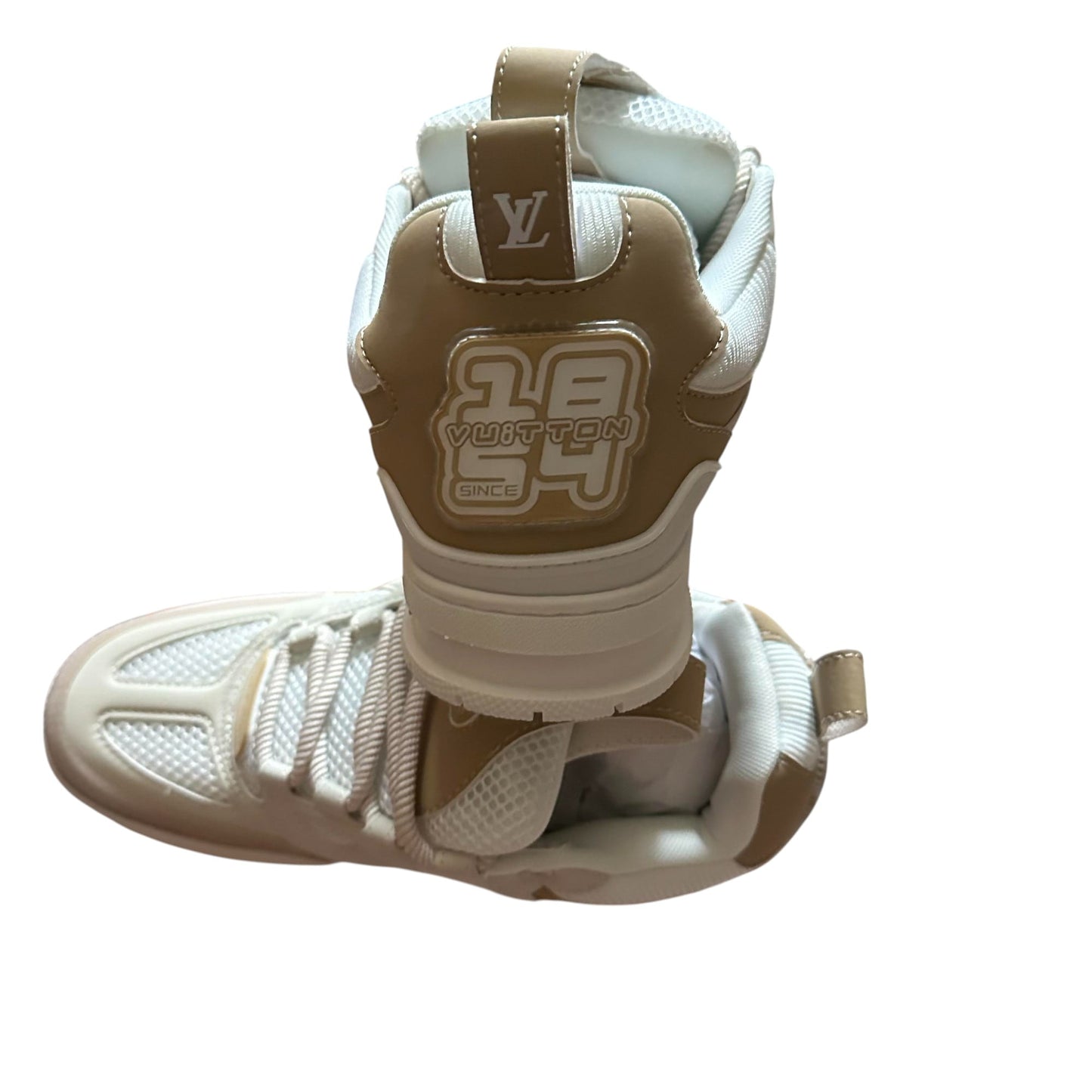 EXCLUSIVE BEIGE L-V SKATE SNEAKER