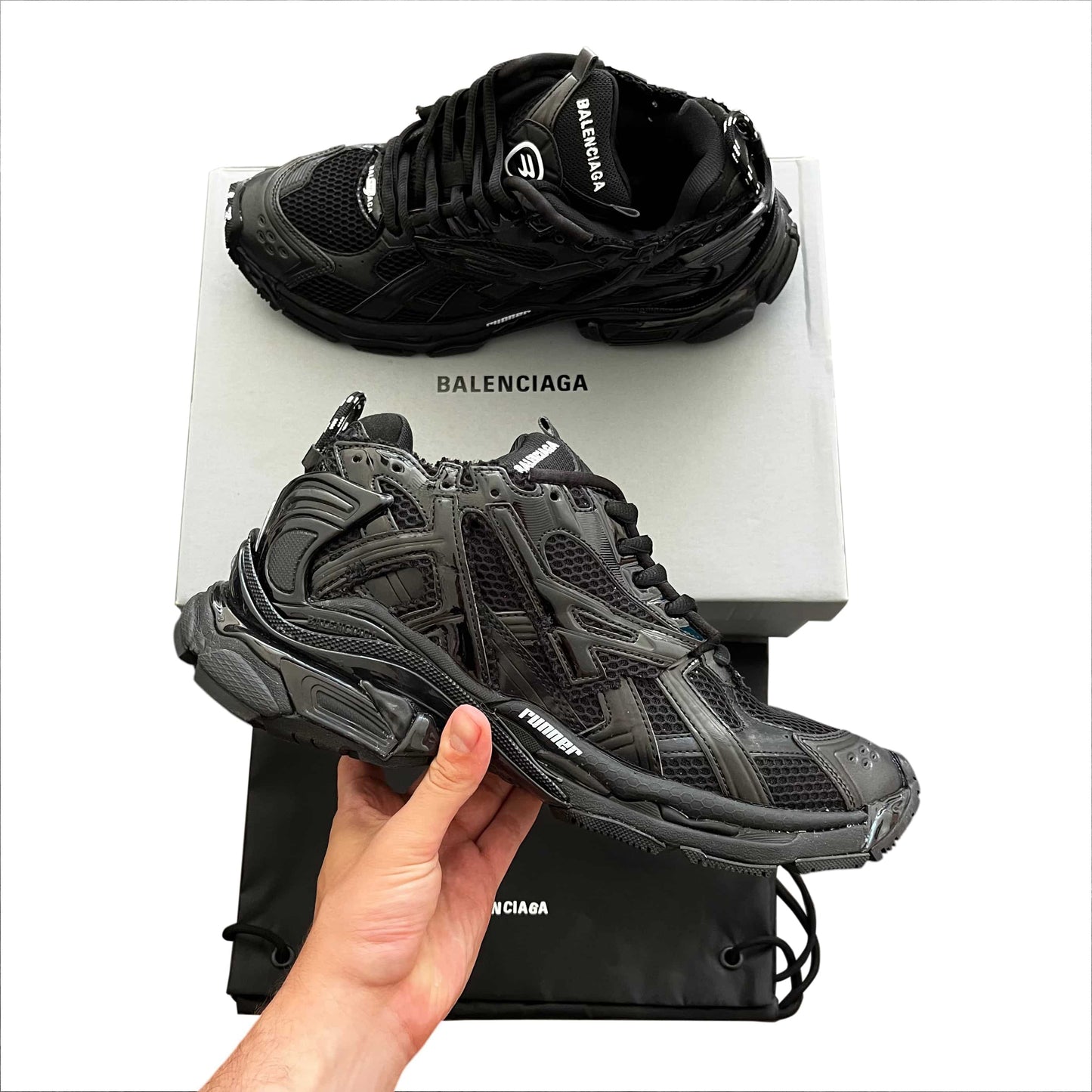 BALENCI Black Runners